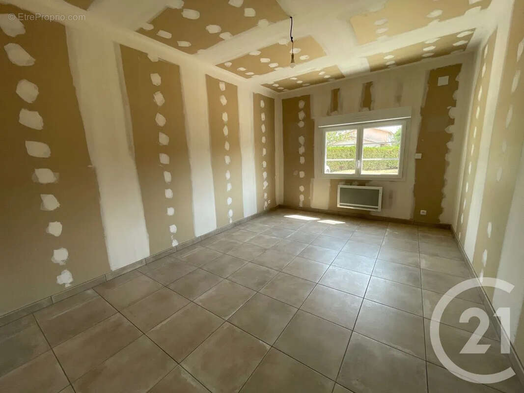 Maison 124 m² à Coutras  - photo 5