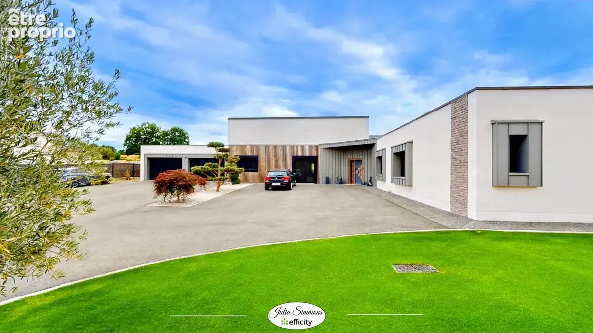 Maison 9 pièces 532 m² à vendre à Angers (49100) - photo 2