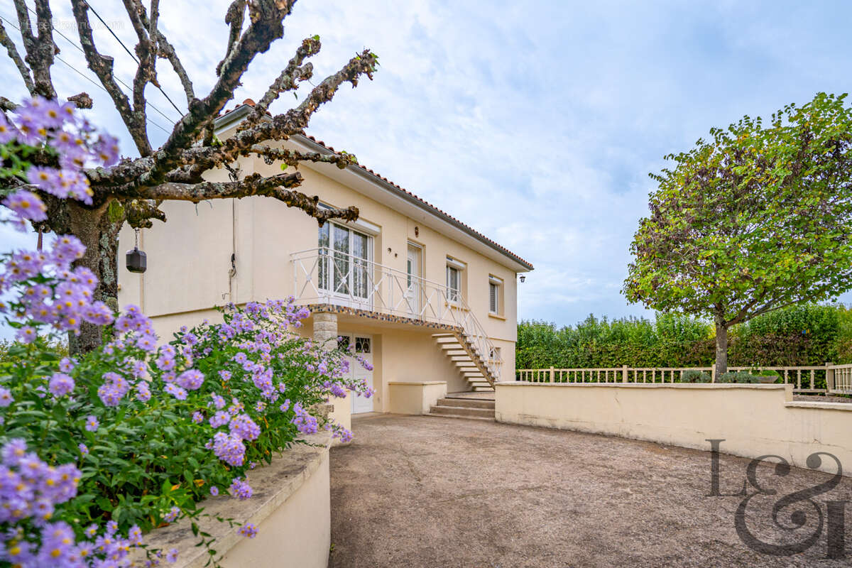 Maison à MONCLAR