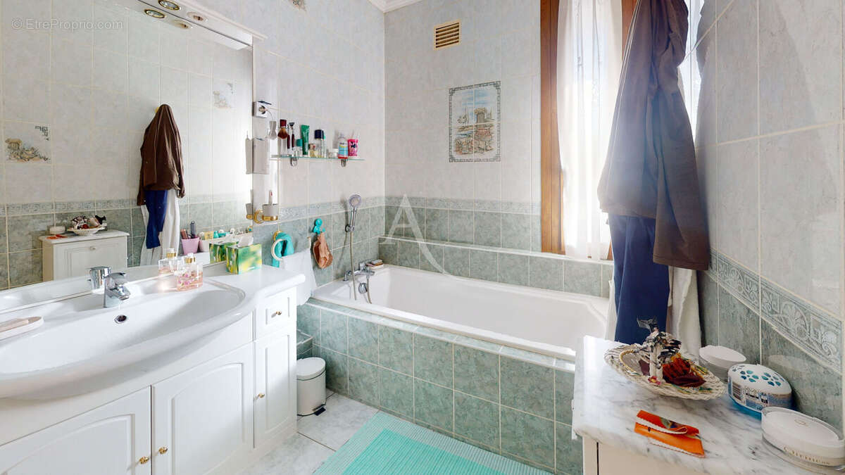 Appartement à CHILLY-MAZARIN