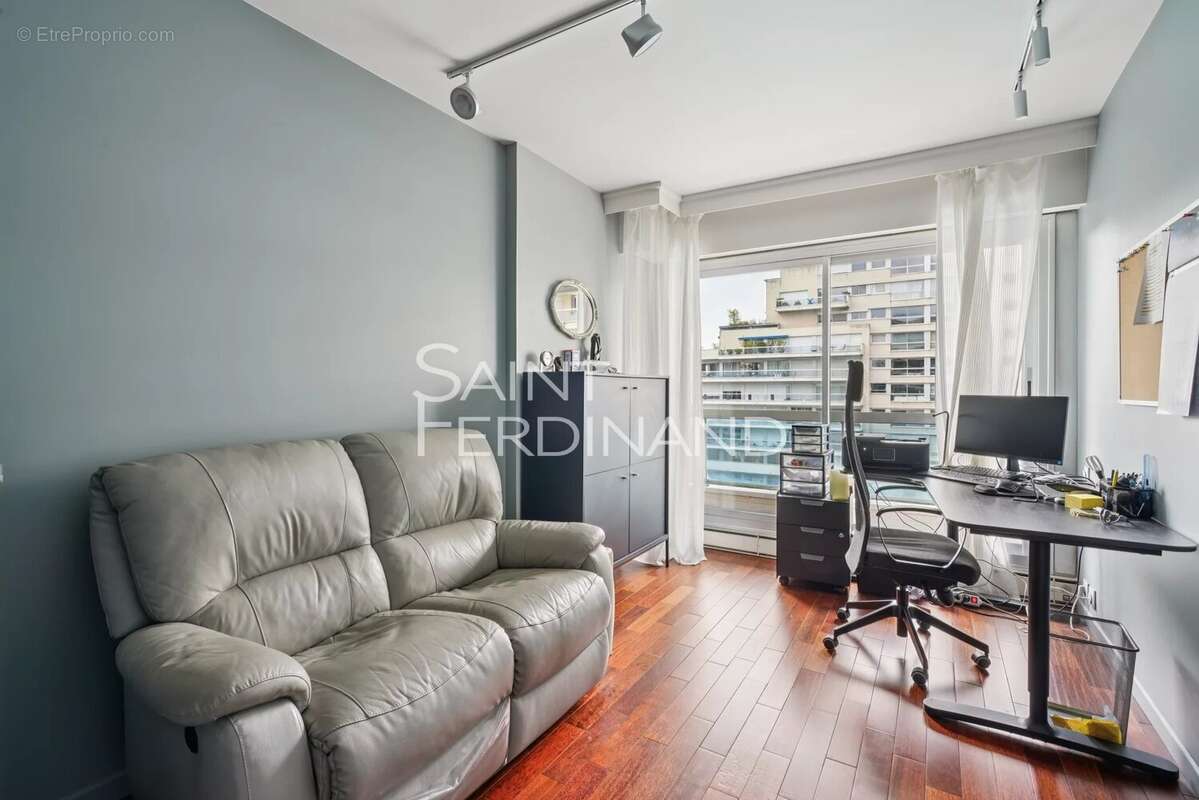 Appartement à NEUILLY-SUR-SEINE