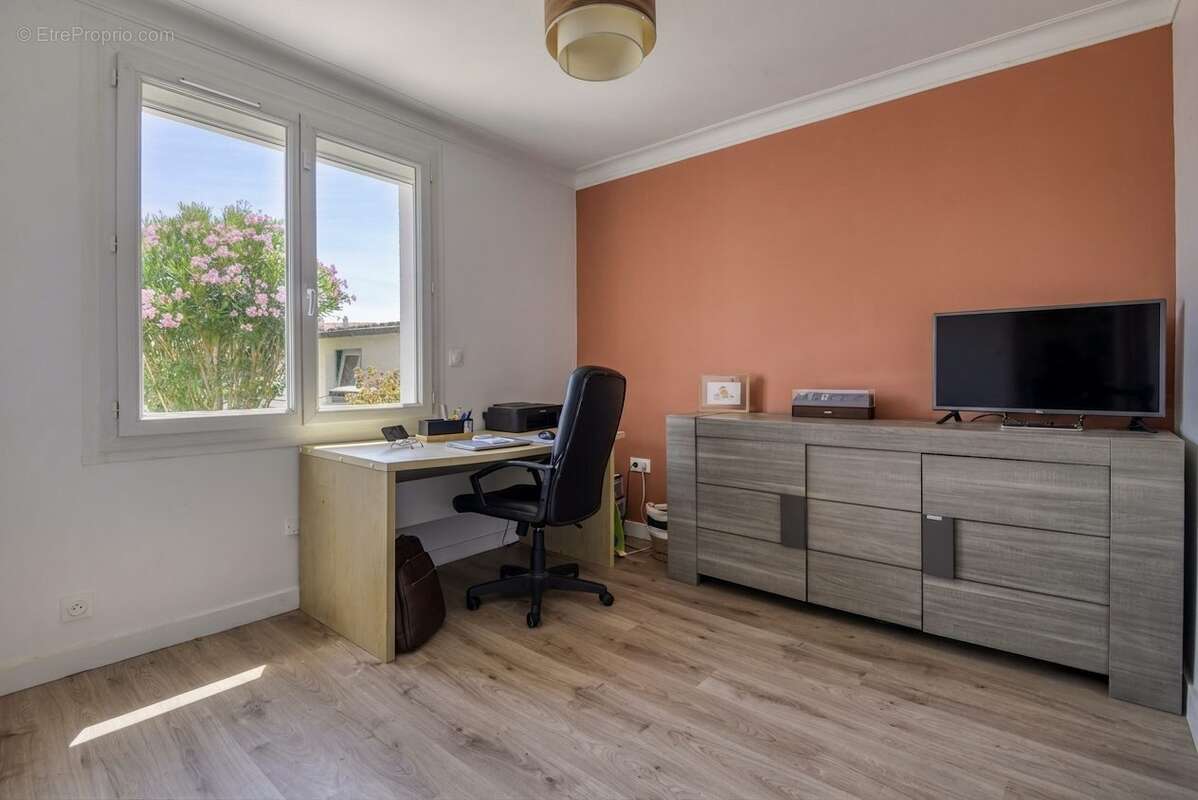 Maison 122 m² à Saint-Sebastien-Sur-Loire  - photo 7
