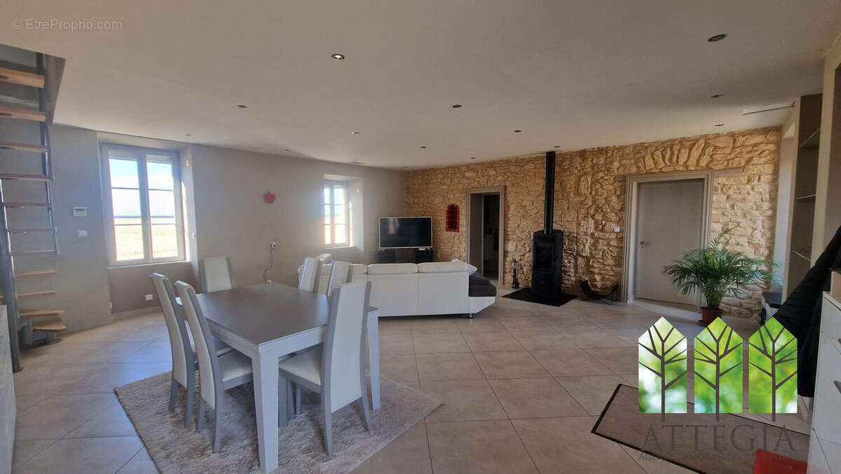Maison 212 m² à Ardentes  - photo 5
