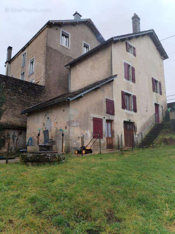 Maison à FOUGEROLLES