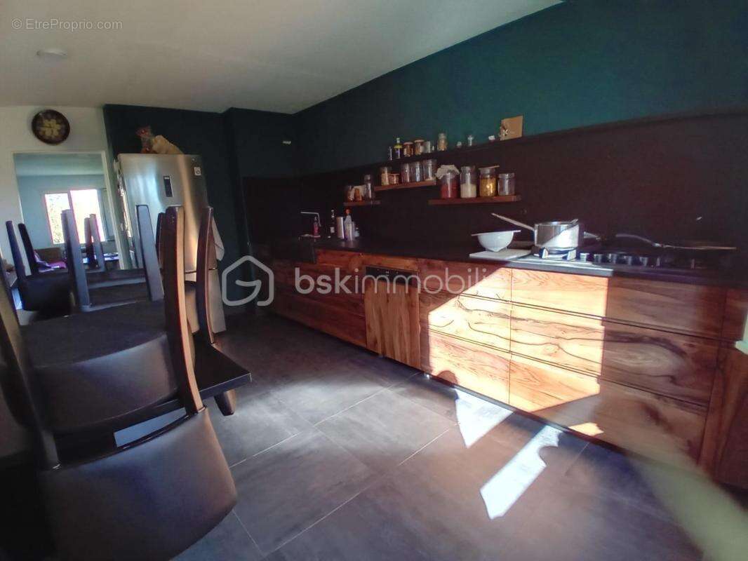Maison de 260m2 avec grand garage et terrain - photo 10