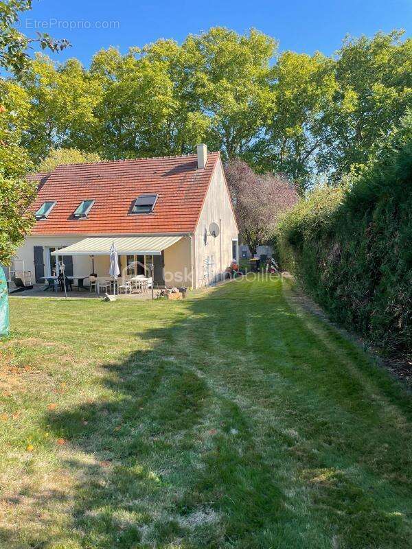 Maison à ANGERVILLIERS