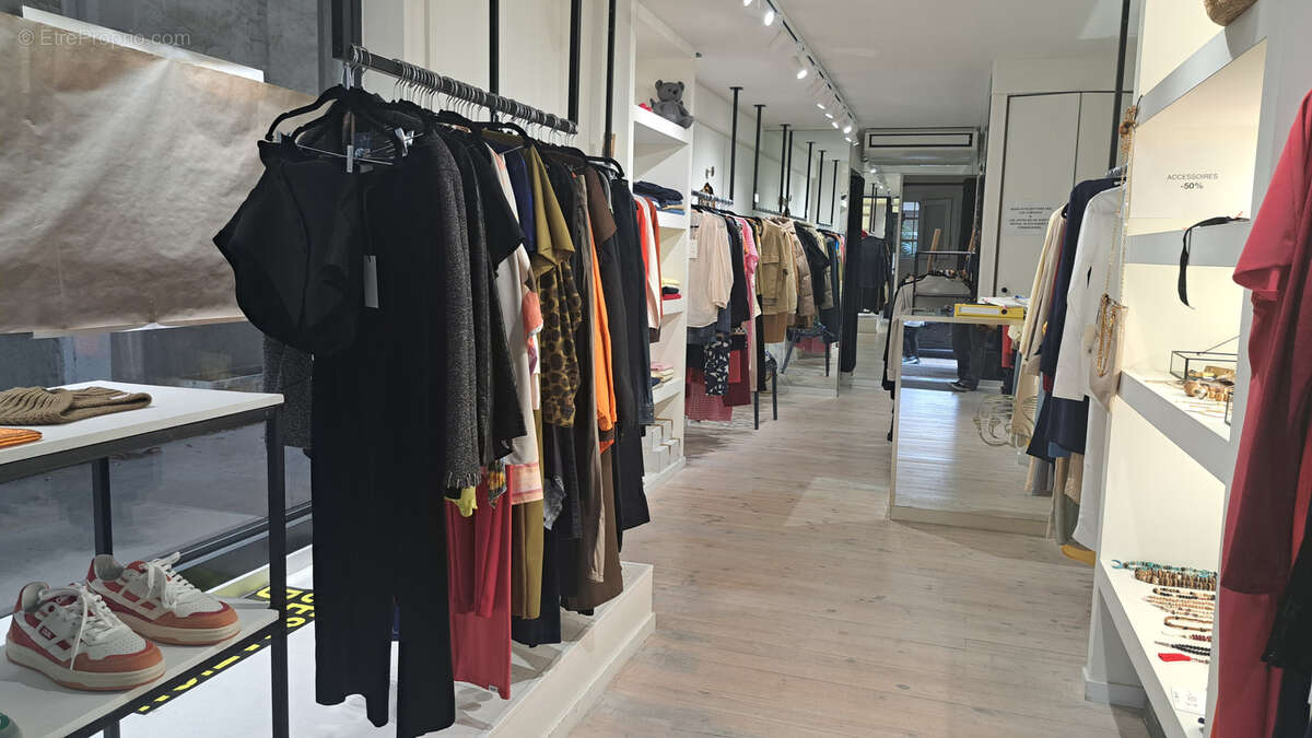 Commerce à LA GRANDE-MOTTE