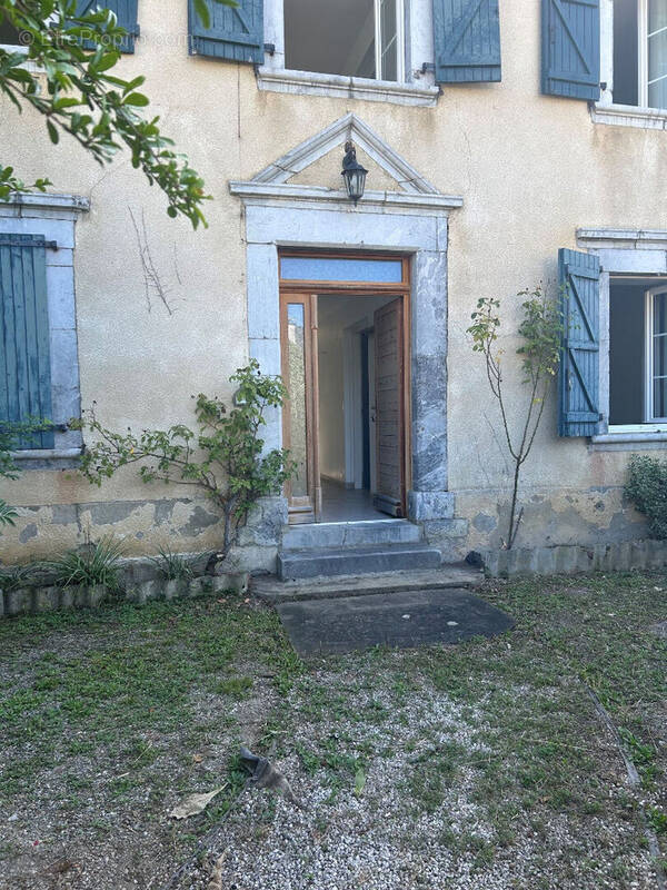 Maison à SAUGUIS-SAINT-ETIENNE