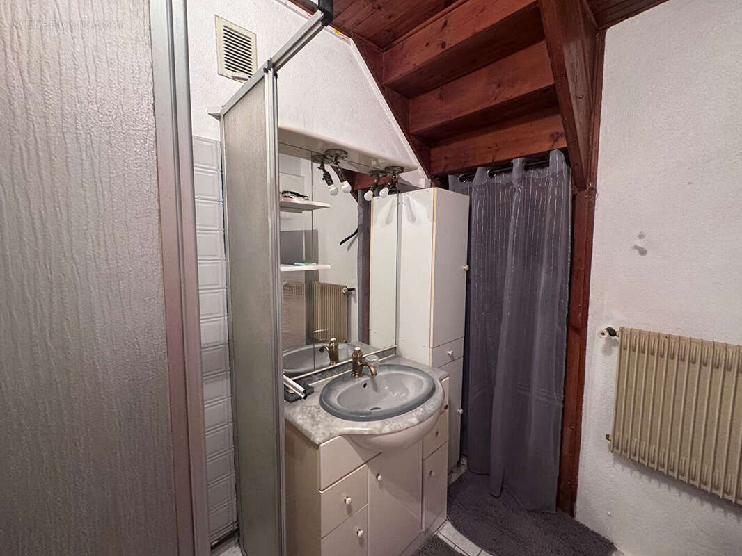 Maison à NOIRETABLE