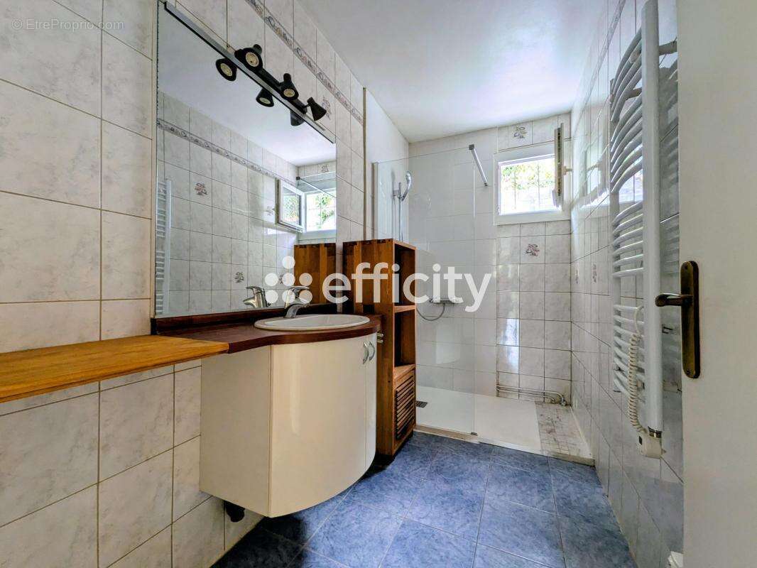 Maison 166 m² à Azay-Le-Rideau  - photo 17
