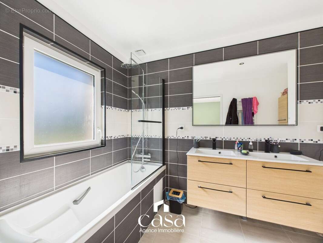 Maison à LAIZE-LA-VILLE