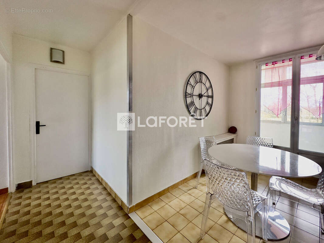 Appartement à SAINT-MARTIN-D'HERES