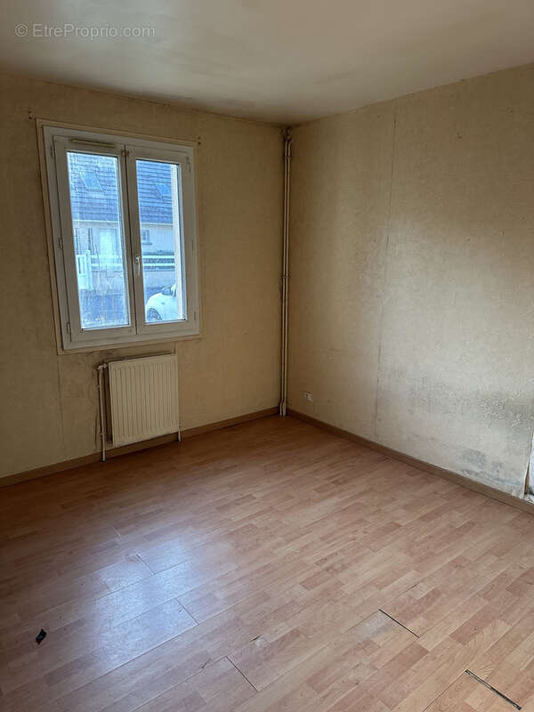 Maison à VAUX-LE-PENIL