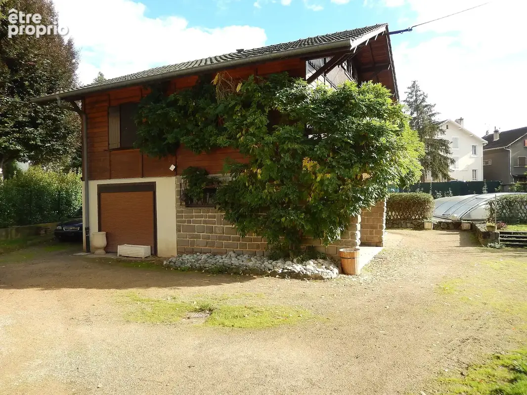 Maison style chalet en plein centre-ville - Maison à ANNEMASSE
