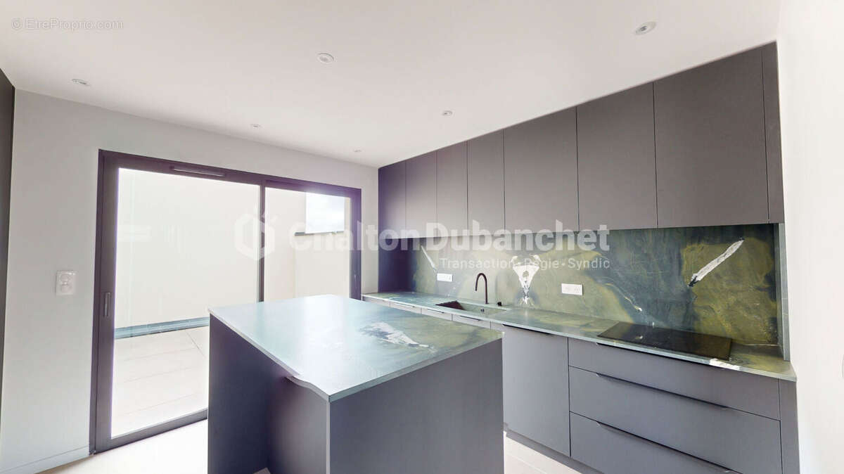 ROANNE - Maison de Prestige "Black House" de 121 m² - photo 6