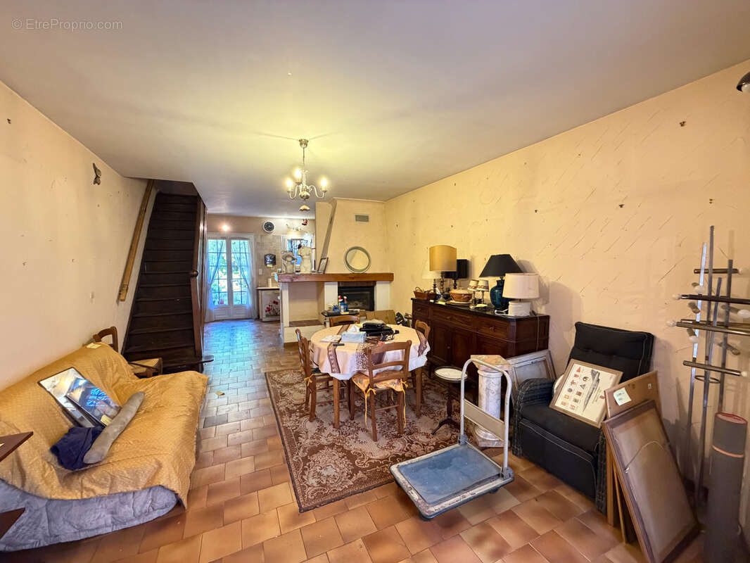 A vendre maison t4 centre ville avec jardin et garage - 83470 saint maximin la sainte baume - photo 7