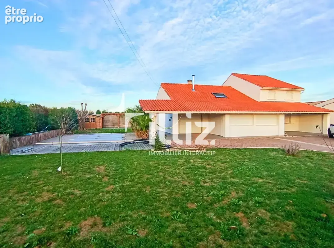 Secteur Rochefort / Breuil-Magné - Maison familiale 8 pièces de 178 m2 avec piscine - photo 4