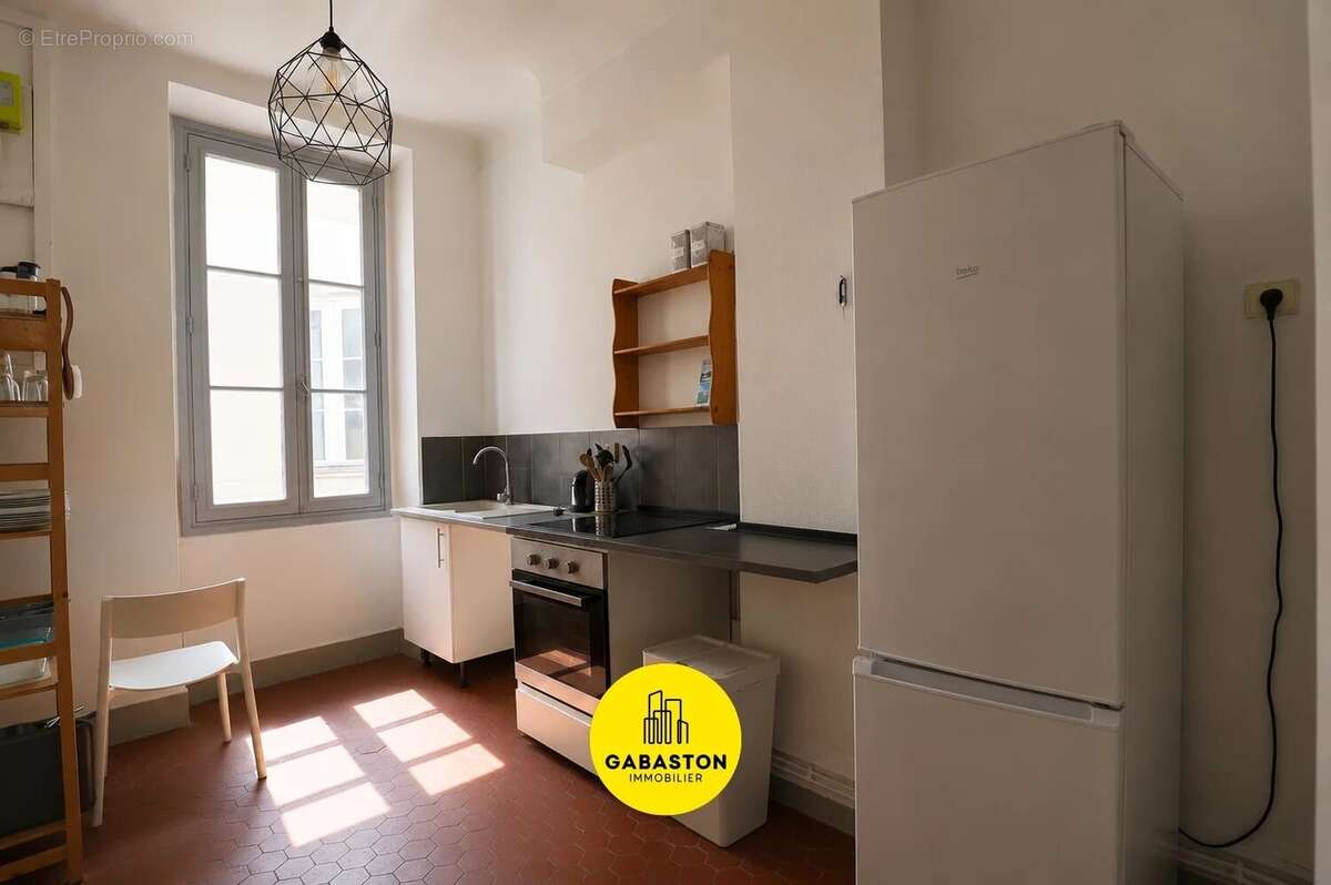 Appartement 84 m² à Marseille-2e  - photo 7