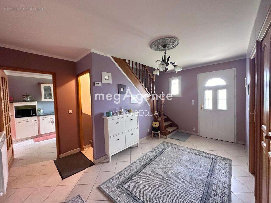 Maison à COURTOIS-SUR-YONNE