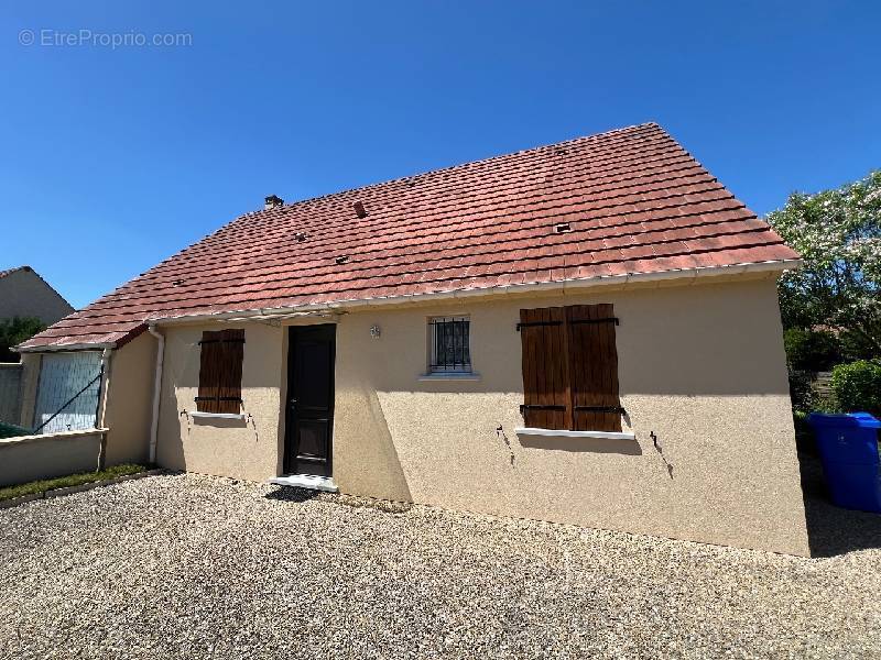 Maison à EPERNON