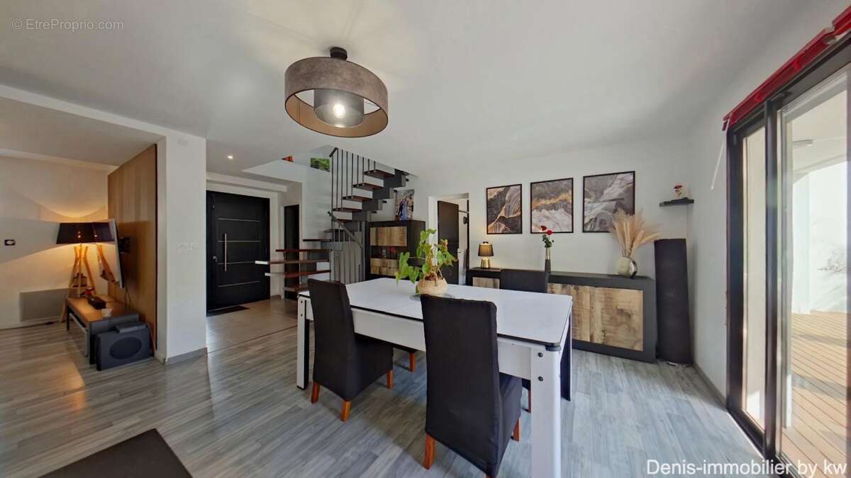 Maison à VILLENEUVE-DE-LA-RAHO