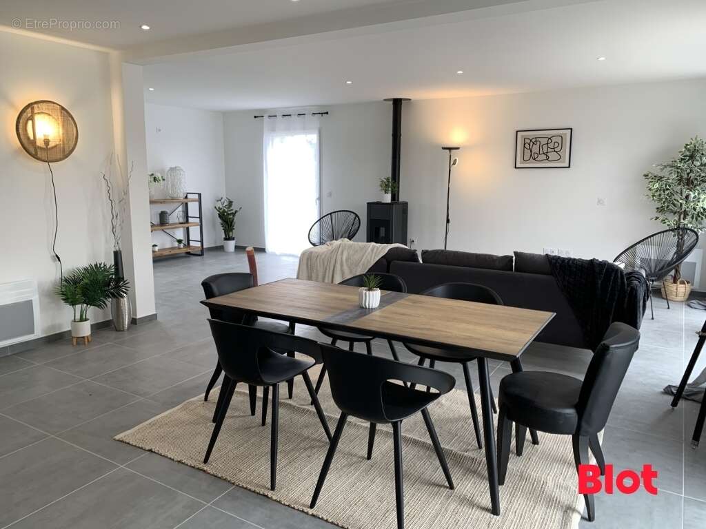 Maison à SAINT-GILLES