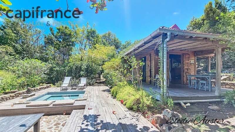 Maison à TERRE-DE-BAS