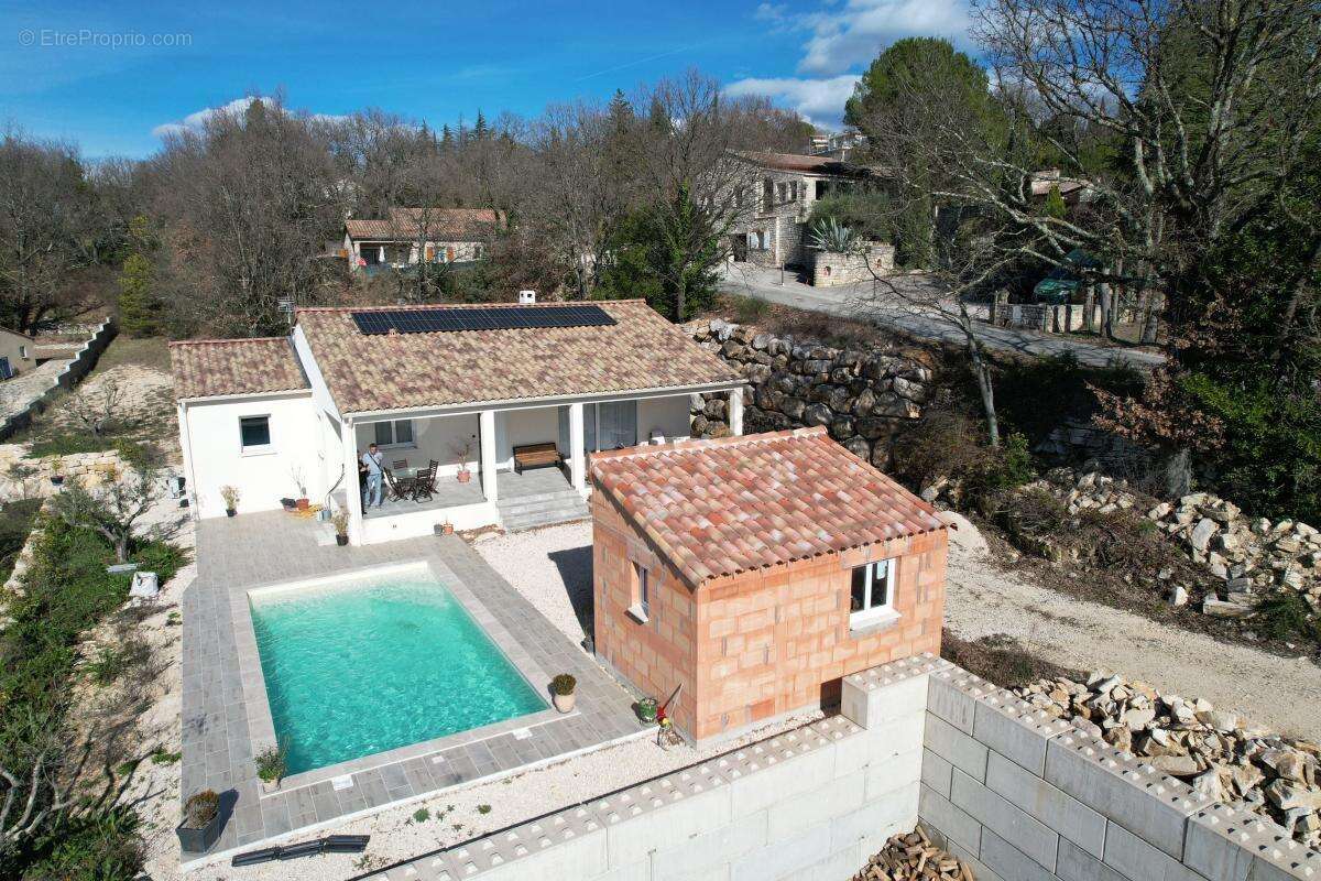 Maison à BARJAC