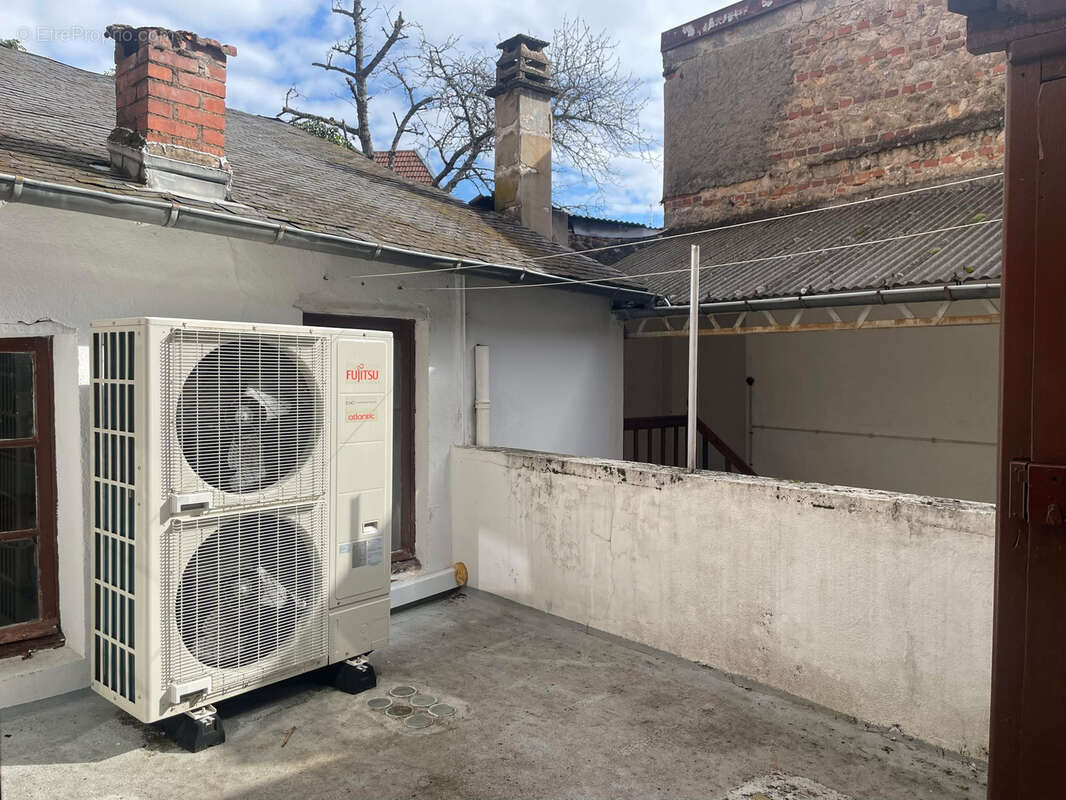 Maison à LE MAYET-DE-MONTAGNE