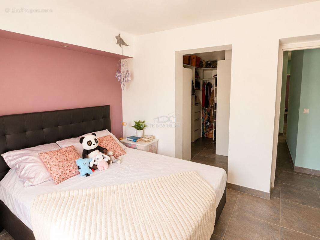 Maison Gignac-la-Nerthe 6 pièce(s) 137 m2 - photo 5
