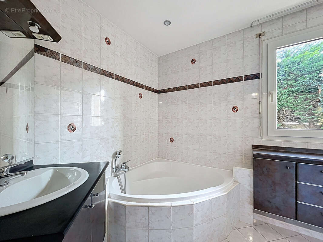 Maison à FRANCHEVILLE