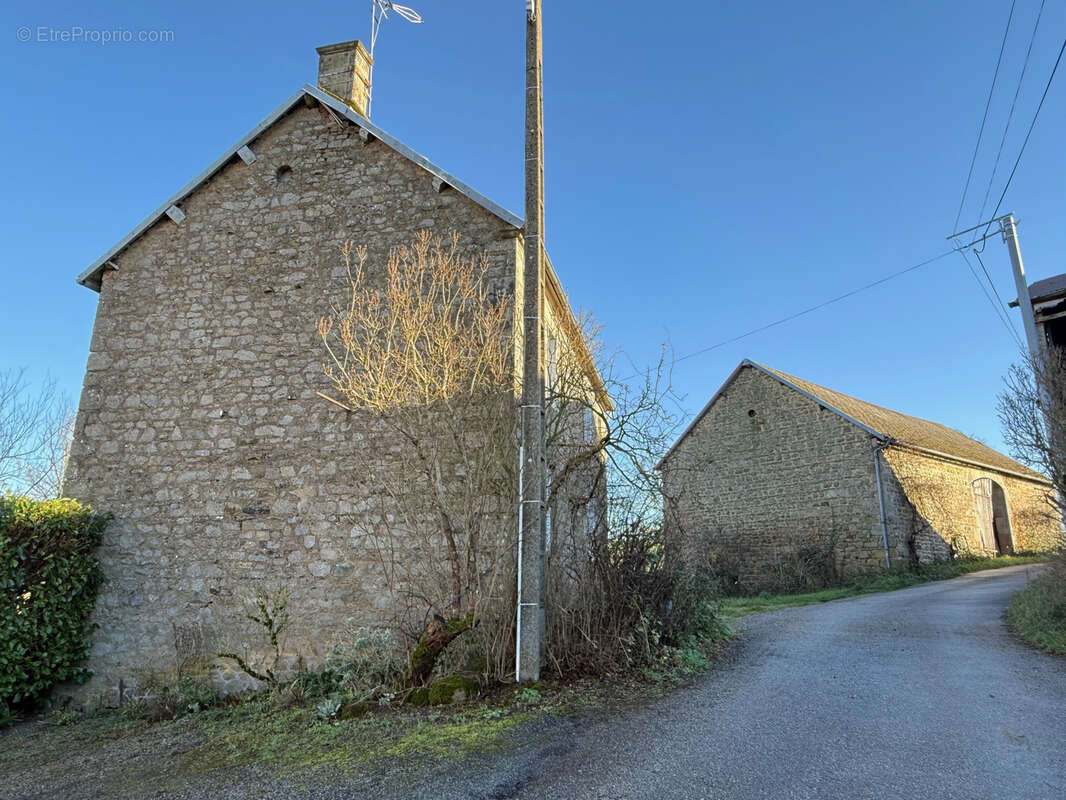 Maison à BUSSIERES
