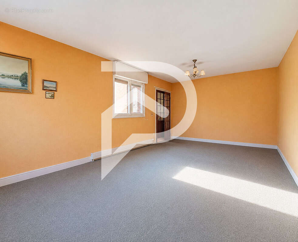 A VENDRE Maison de plain-pied 5 pièces 3 chambres  82 m² Verneuil-sur-Seine Centre - photo 3