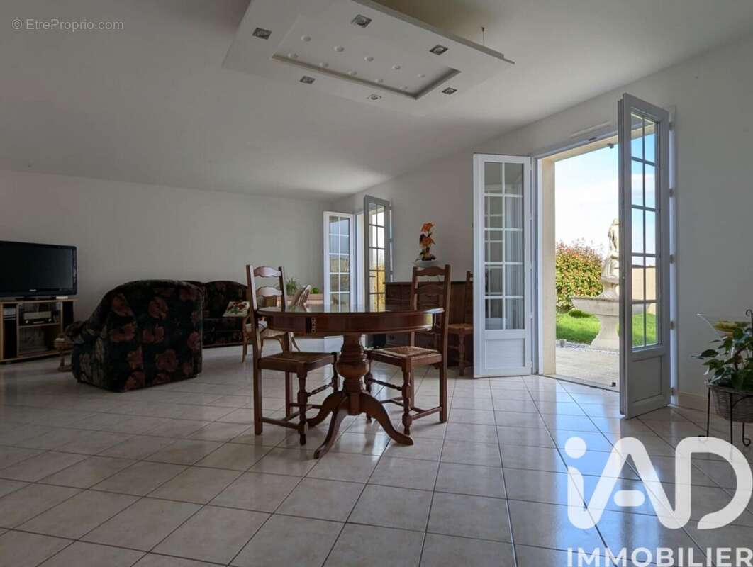 Photo 2 - Maison à THOUARS