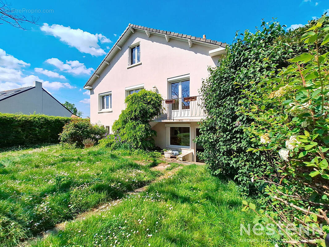 Maison à SAINTE-LUCE-SUR-LOIRE