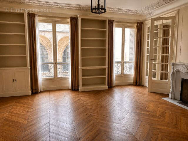 Appartement à PARIS-5E