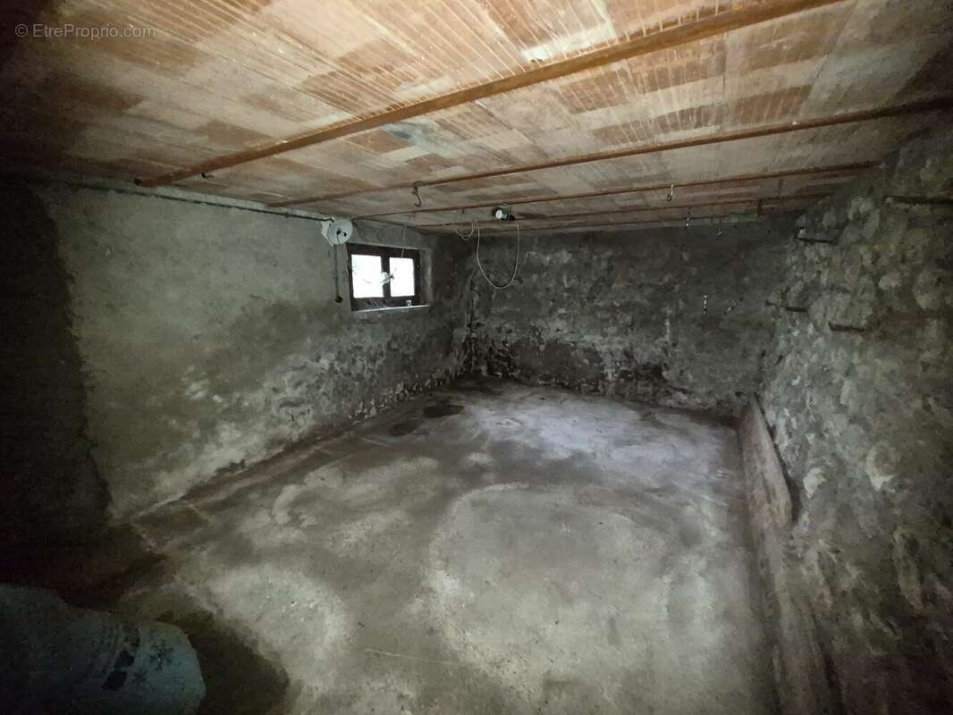 Maison à BRIIS-SOUS-FORGES