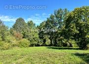 Terrain à SAINT-ASTIER