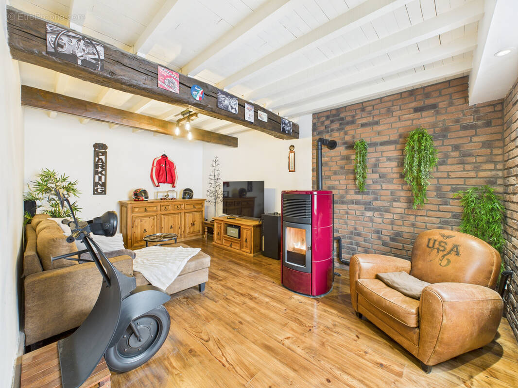 Maison à SAINT-BARTHELEMY-LESTRA