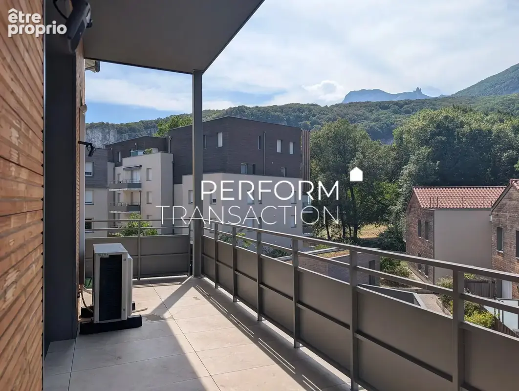 Très beau T4 - Cave et Garage - Terrasse avec Vue dégagée - photo 9
