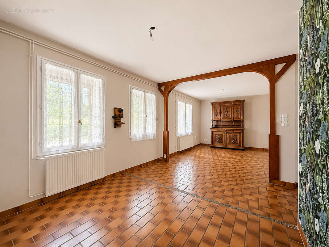 Maison à CURCIAT-DONGALON