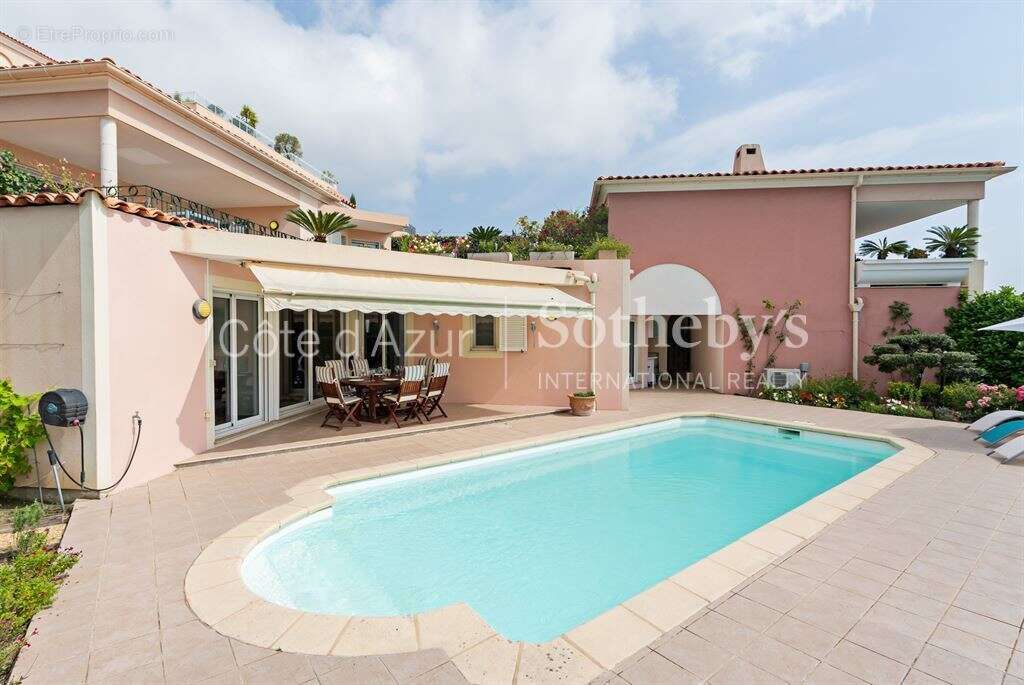 Appartement à MANDELIEU-LA-NAPOULE