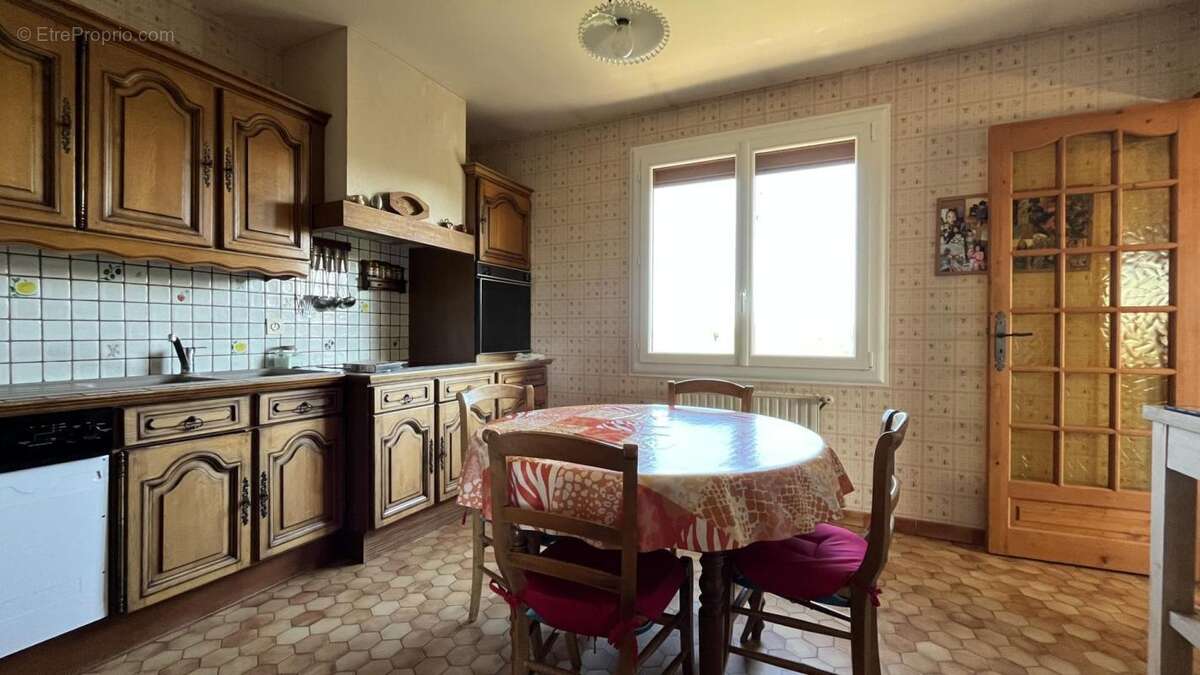 Maison à ETANG-SUR-ARROUX