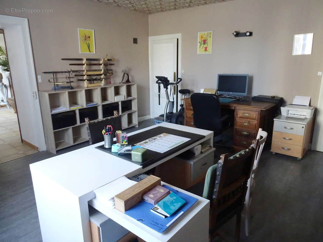 Maison à MONTIGNY-SUR-AUBE