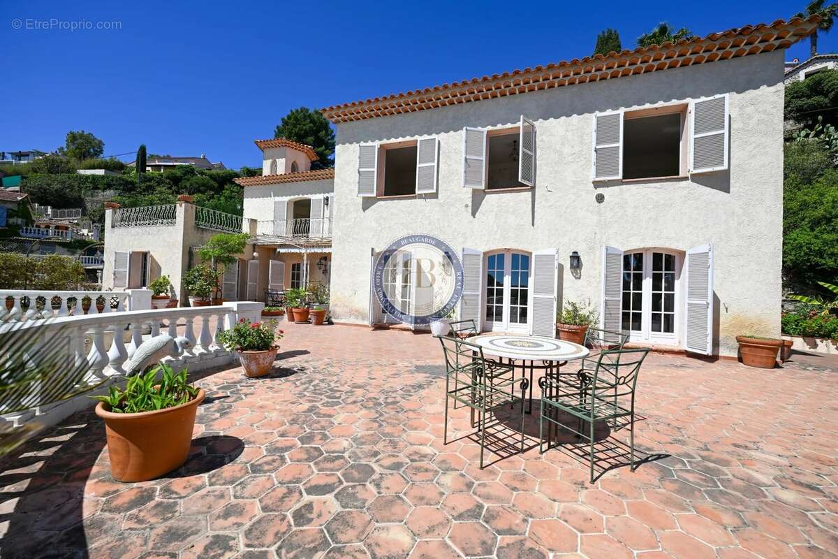 Maison à VALLAURIS