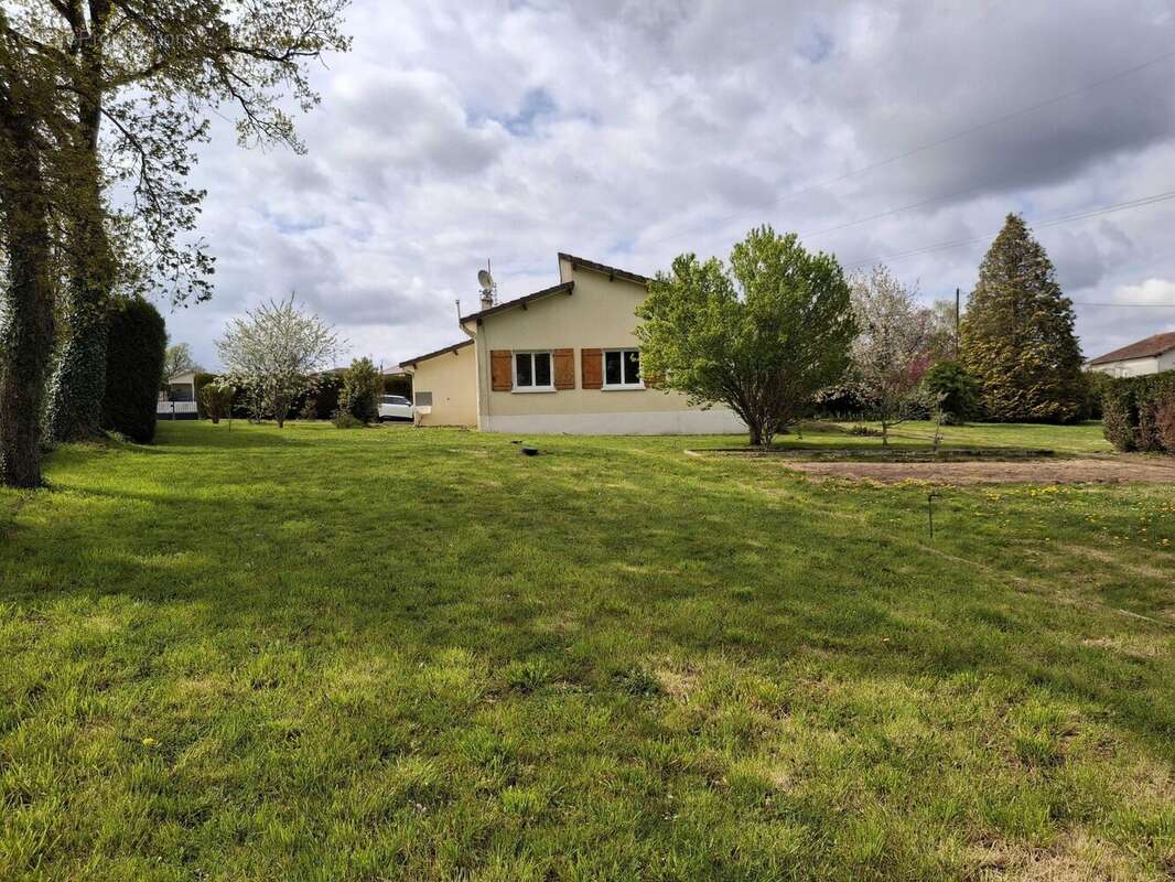 Maison à ROUMAZIERES-LOUBERT