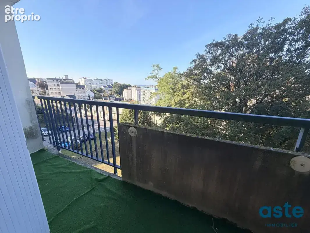 Lumineux T4 avec balcon et garage à Saint-Marc - photo 8