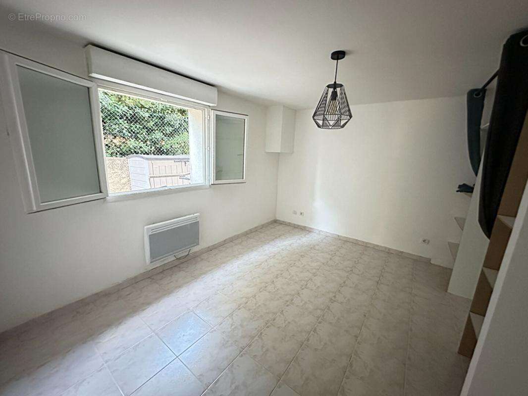 Appartement à ROGNAC