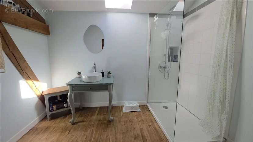 À vendre : maison de campagne de T4, jardins,  granges à Droux (87) - photo 19