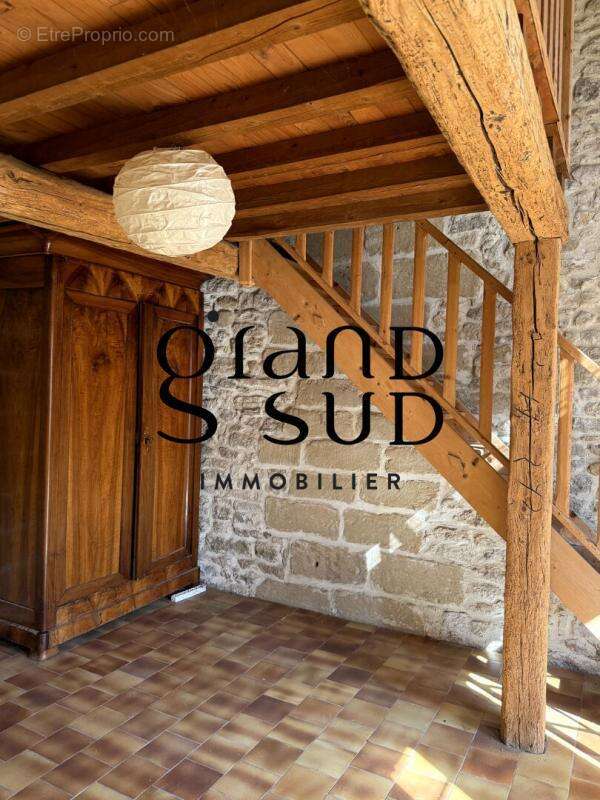 Maison à MONTAREN-ET-SAINT-MEDIERS